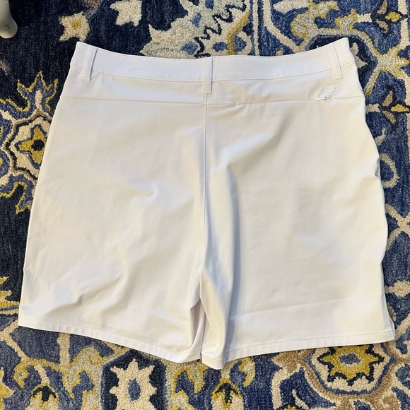 Tommy Bahama Women's White Shorts - Picture 2 of 4